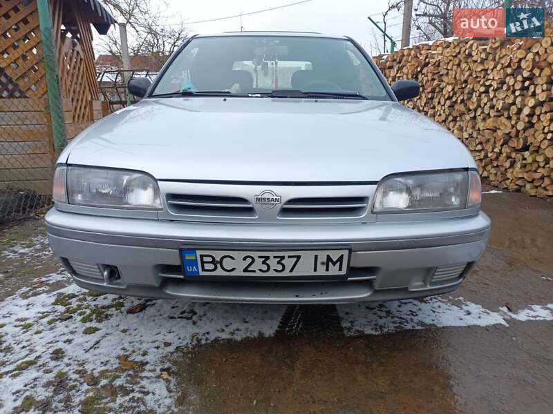 Nissan Primera 1993