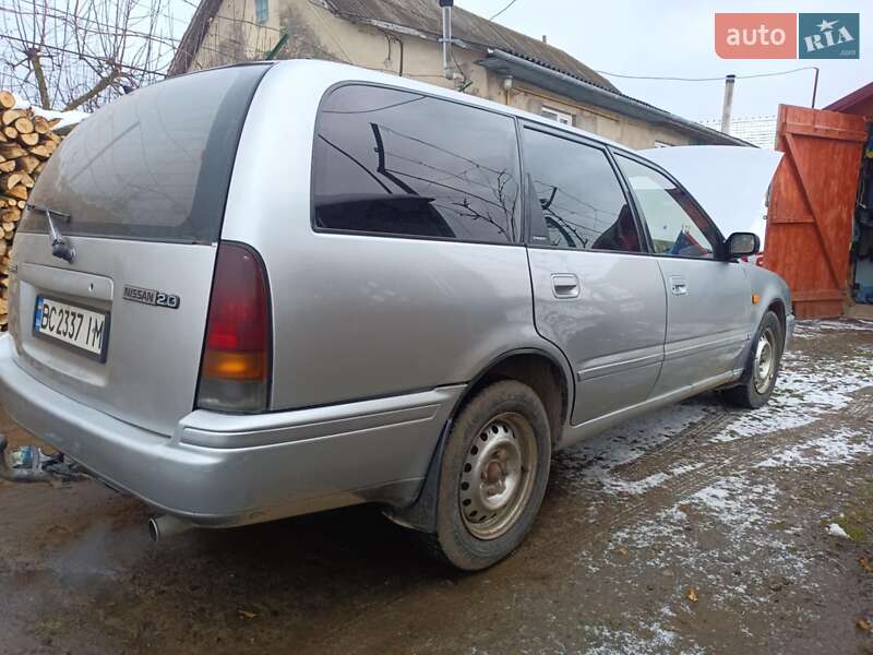 Універсал Nissan Primera 1993 в Самборі