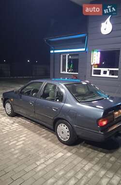 Седан Nissan Primera 1993 в Белгороде-Днестровском