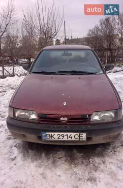 Седан Nissan Primera 1991 в Теофіполі