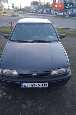 Седан Nissan Primera 1993 в Білгороді-Дністровському