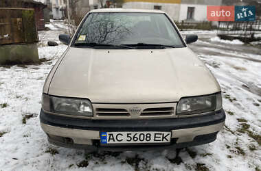 Седан Nissan Primera 1992 в Любомле