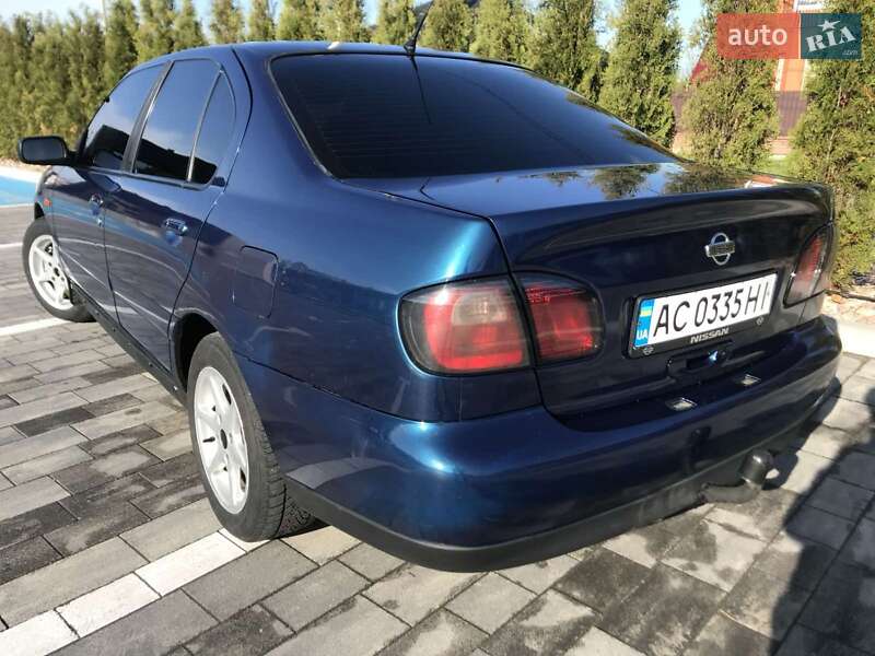 Седан Nissan Primera 2000 в Луцке