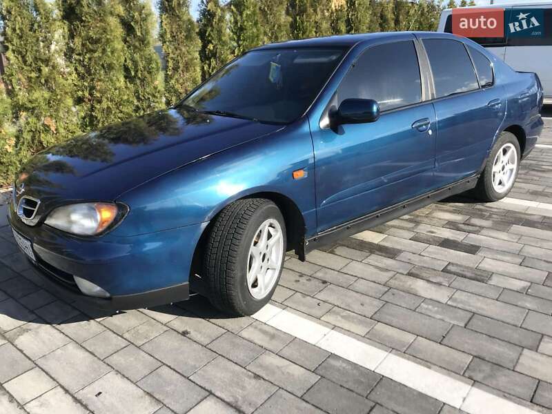 Седан Nissan Primera 2000 в Луцке