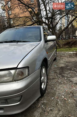 Седан Nissan Primera 1998 в Києві