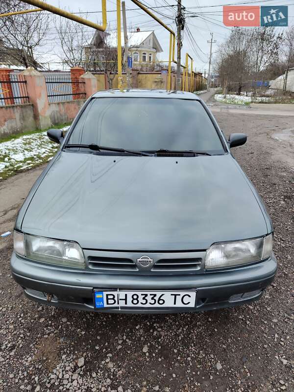 Седан Nissan Primera 1990 в Одесі