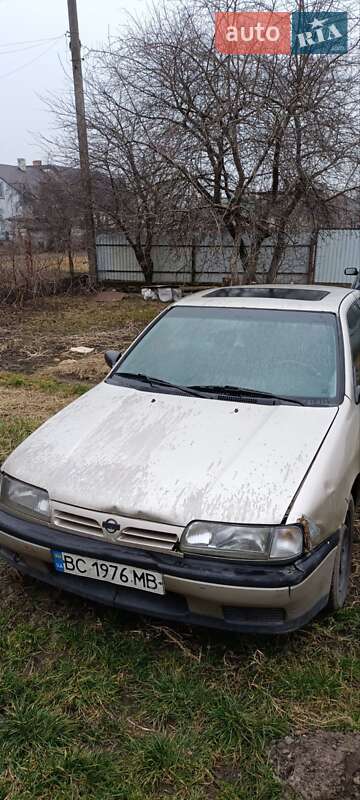 Седан Nissan Primera 1994 в Львові