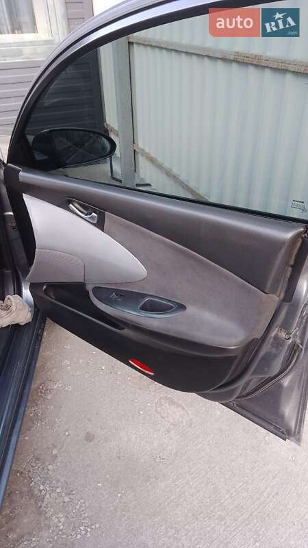 Седан Nissan Primera 2002 в Житомирі