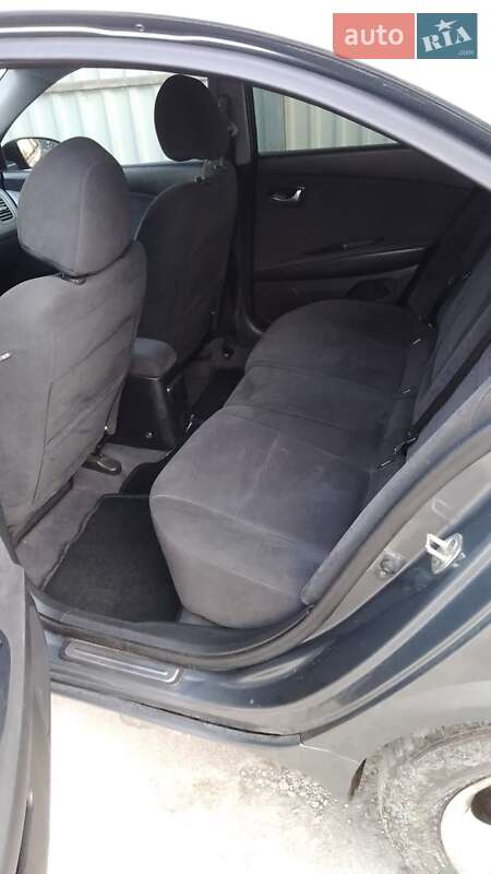 Седан Nissan Primera 2002 в Житомирі