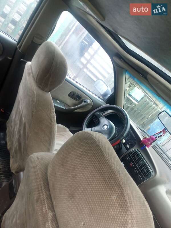 Седан Nissan Primera 1992 в Арцизові