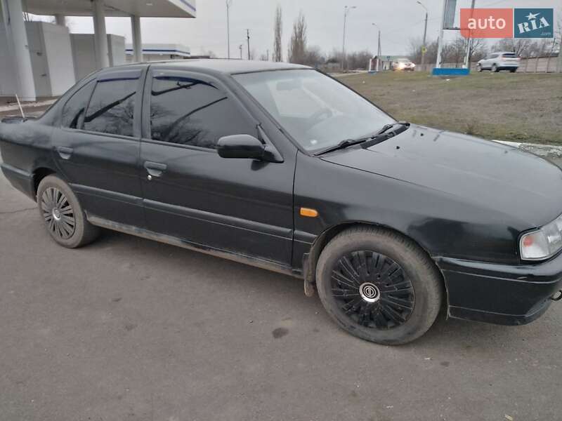 Седан Nissan Primera 1990 в Кривому Розі