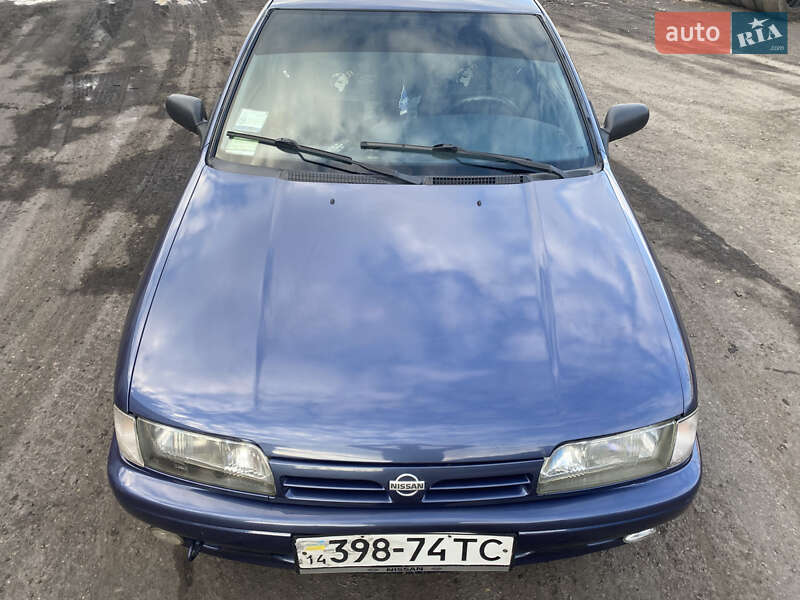 Седан Nissan Primera 1994 в Шептицькому
