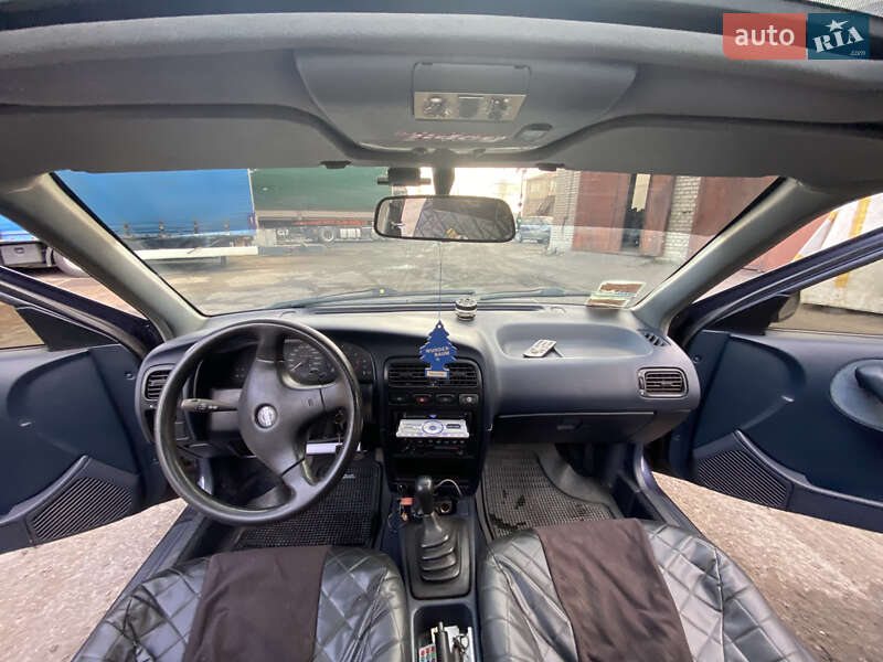 Седан Nissan Primera 1994 в Шептицькому