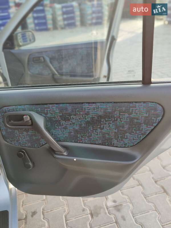 Седан Nissan Primera 1999 в Теребовле
