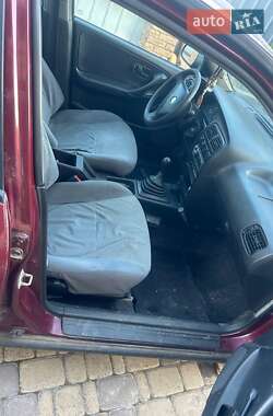 Седан Nissan Primera 1992 в 