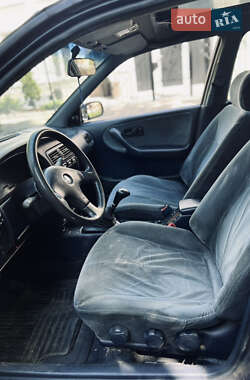 Седан Nissan Primera 1993 в 