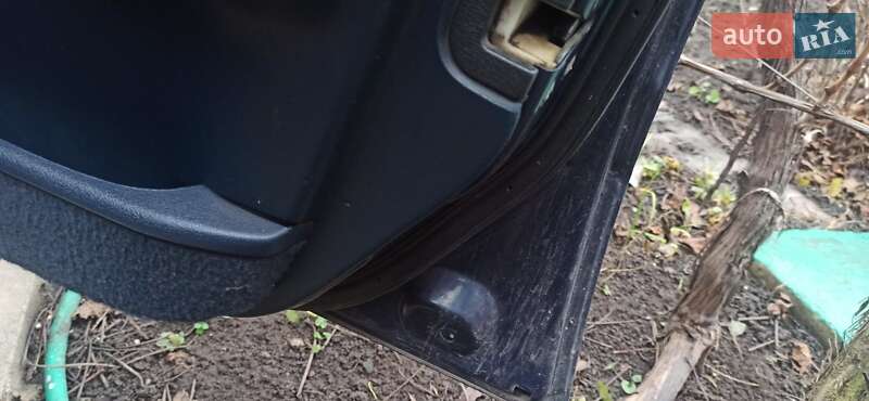 Седан Nissan Primera 1993 в Одесі