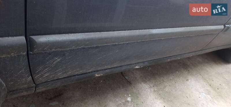 Седан Nissan Primera 1993 в Одесі