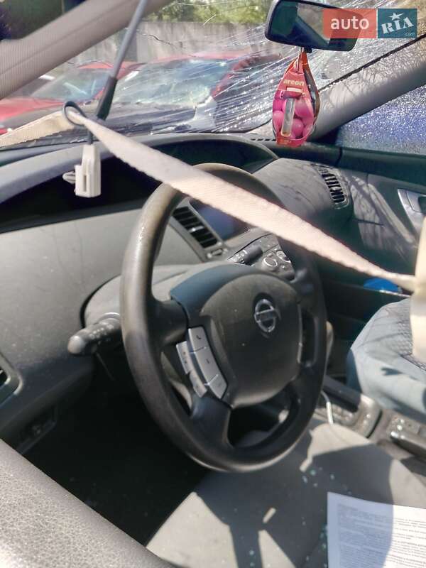 Седан Nissan Primera 2006 в Запорожье