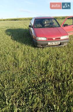 Седан Nissan Primera 1992 в Доброславі