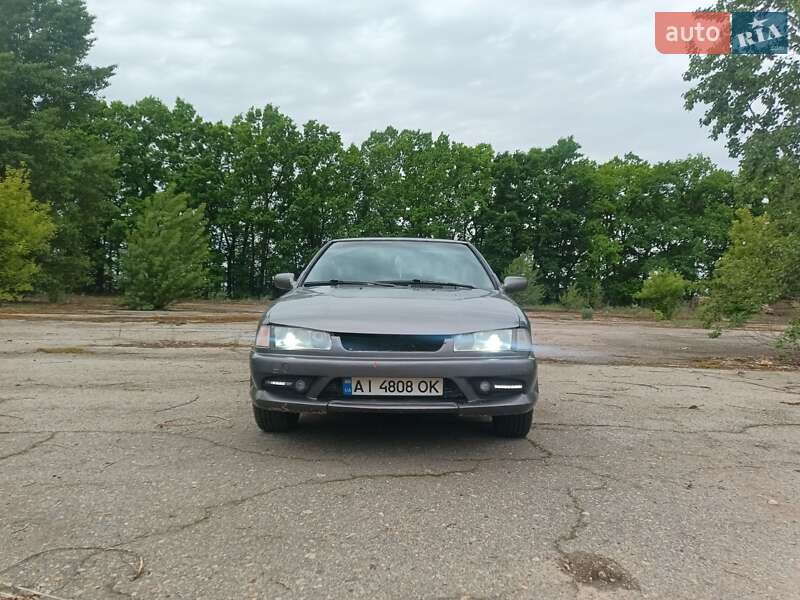 Nissan Primera 1990