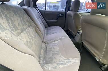 Седан Nissan Primera 2001 в 