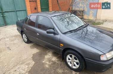Седан Nissan Primera 1992 в 