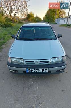 Седан Nissan Primera 1990 в Великодолинському