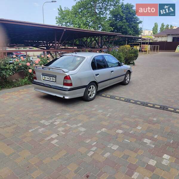 Лифтбек Nissan Primera 1995 в Одессе