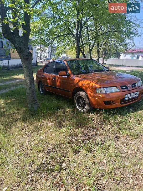 Седан Nissan Primera 1997 в Днепре