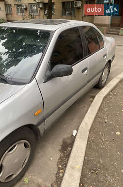 Седан Nissan Primera 1990 в 