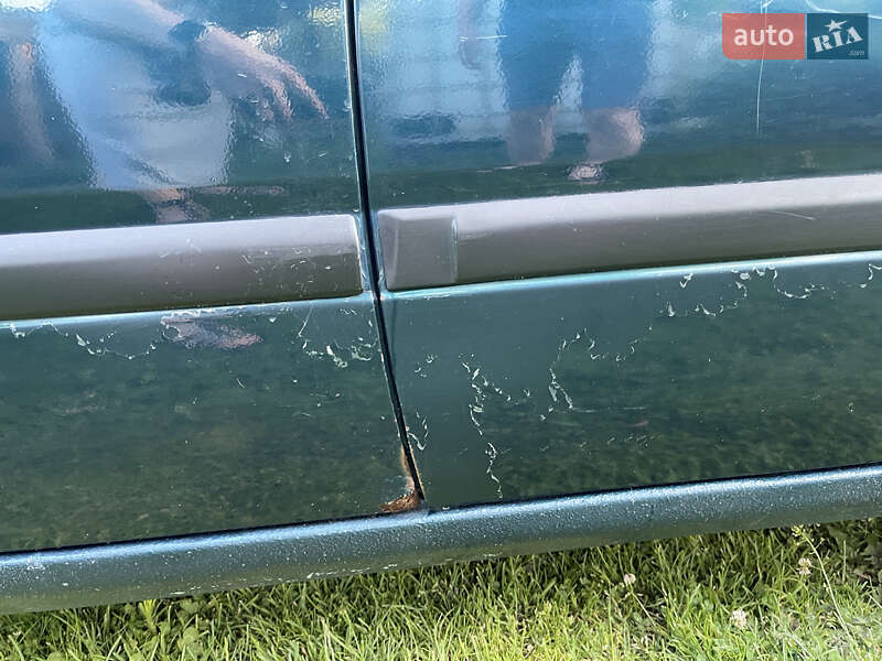 Седан Nissan Primera 1996 в Львове