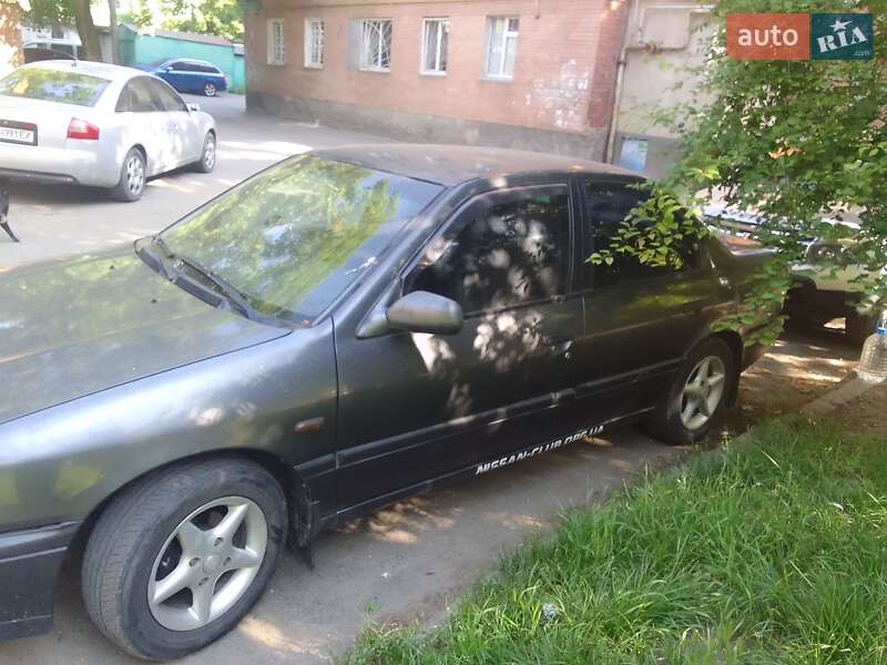 Седан Nissan Primera 1991 в Хмельницькому