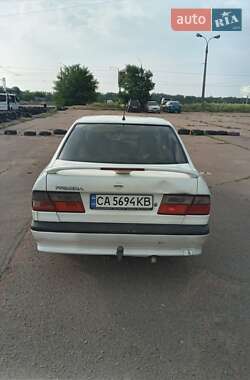 Седан Nissan Primera 1996 в Смілі