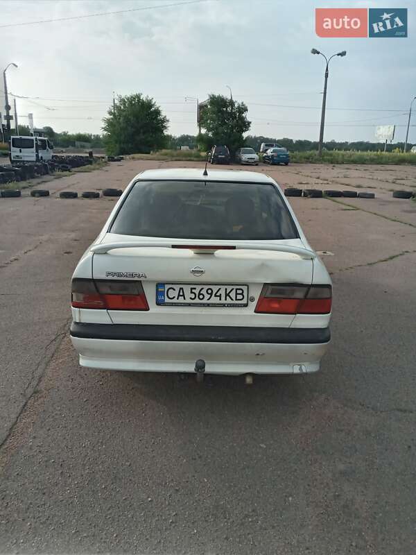Седан Nissan Primera 1996 в Смілі