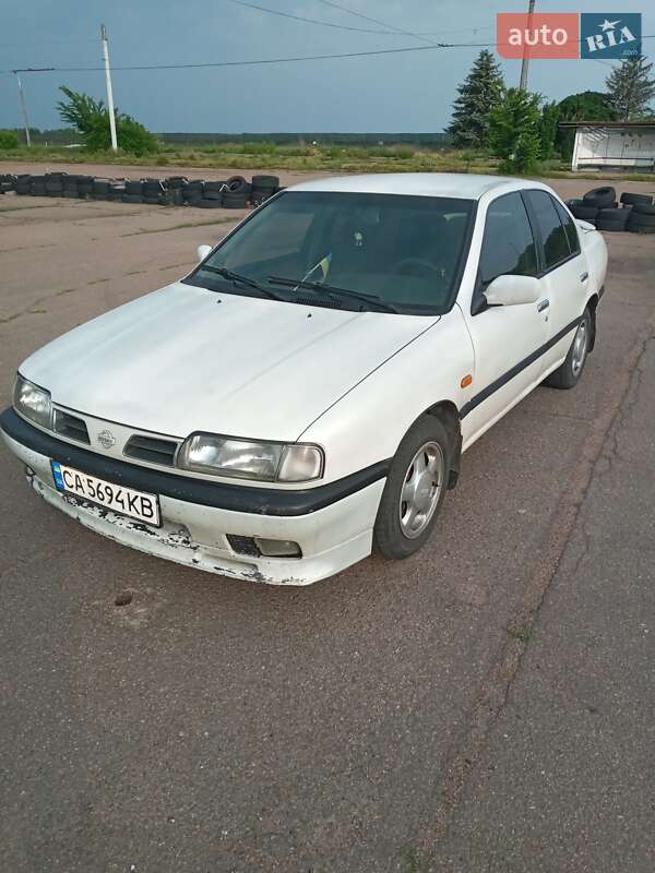 Седан Nissan Primera 1996 в Смілі