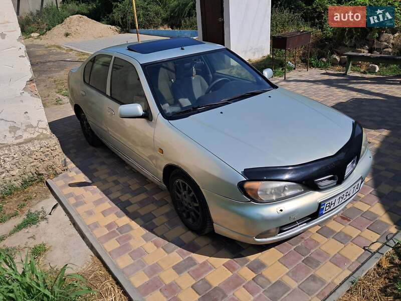 Седан Nissan Primera 2001 в Рені