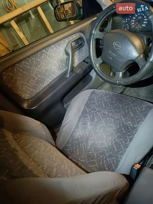 Седан Nissan Primera 1996 в Сокале