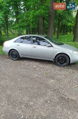 Седан Nissan Primera 2003 в Светловодске