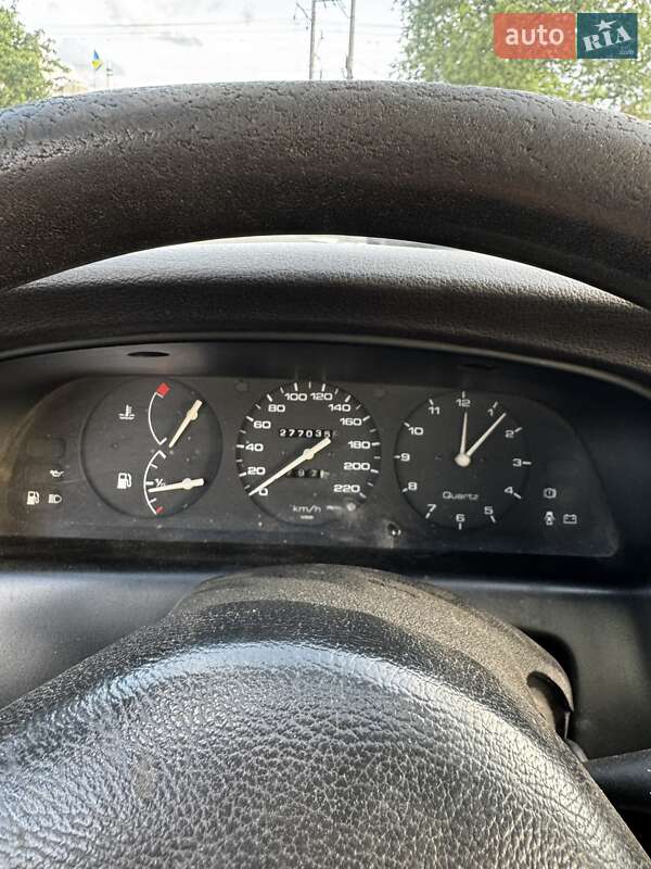 Хетчбек Nissan Primera 1993 в Києві