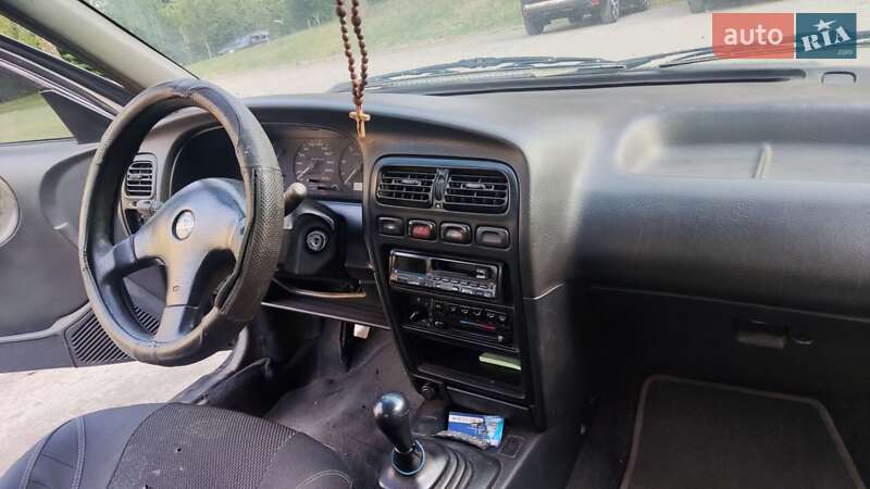 Седан Nissan Primera 1994 в Хмельницькому