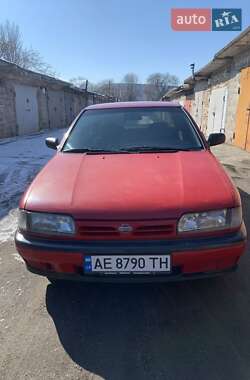 Седан Nissan Primera 1990 в Кривому Розі
