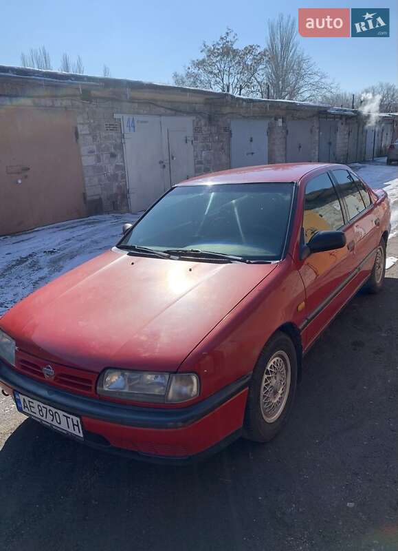 Седан Nissan Primera 1990 в Кривом Роге