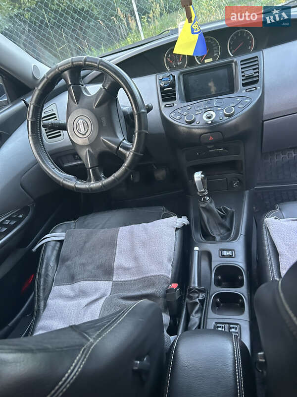 Седан Nissan Primera 2002 в Сторожинці