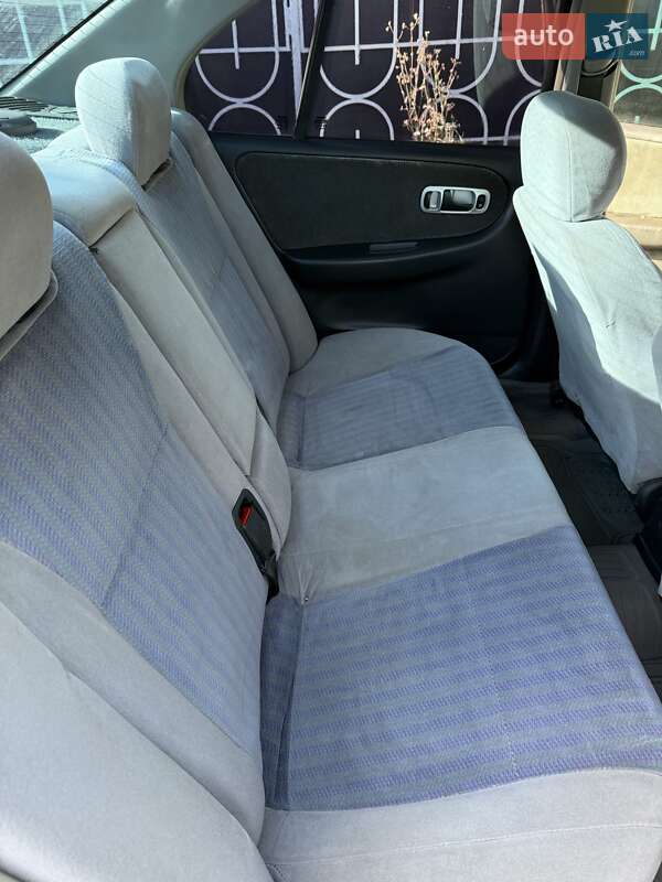 Седан Nissan Primera 1995 в Чорноморську