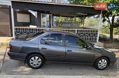 Седан Nissan Primera 1995 в Чорноморську