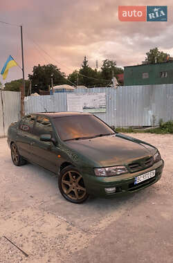 Седан Nissan Primera 1997 в Львові