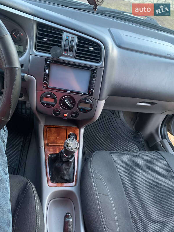 Седан Nissan Primera 2001 в Лановцах