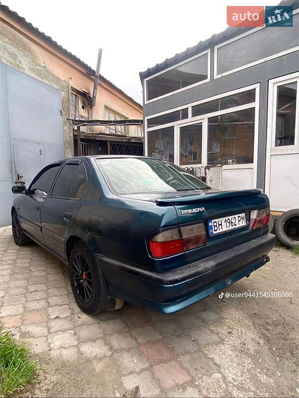 Седан Nissan Primera 1994 в Измаиле