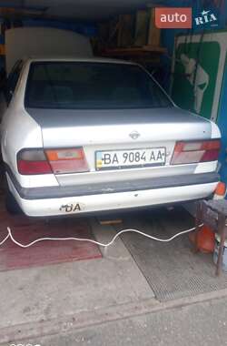 Седан Nissan Primera 1991 в Киеве